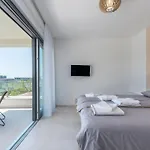 In Novigrad With Pool And Sea Views Semesterbostad Bužinija