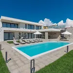 In Novigrad With Pool And Sea Views * Bužinija